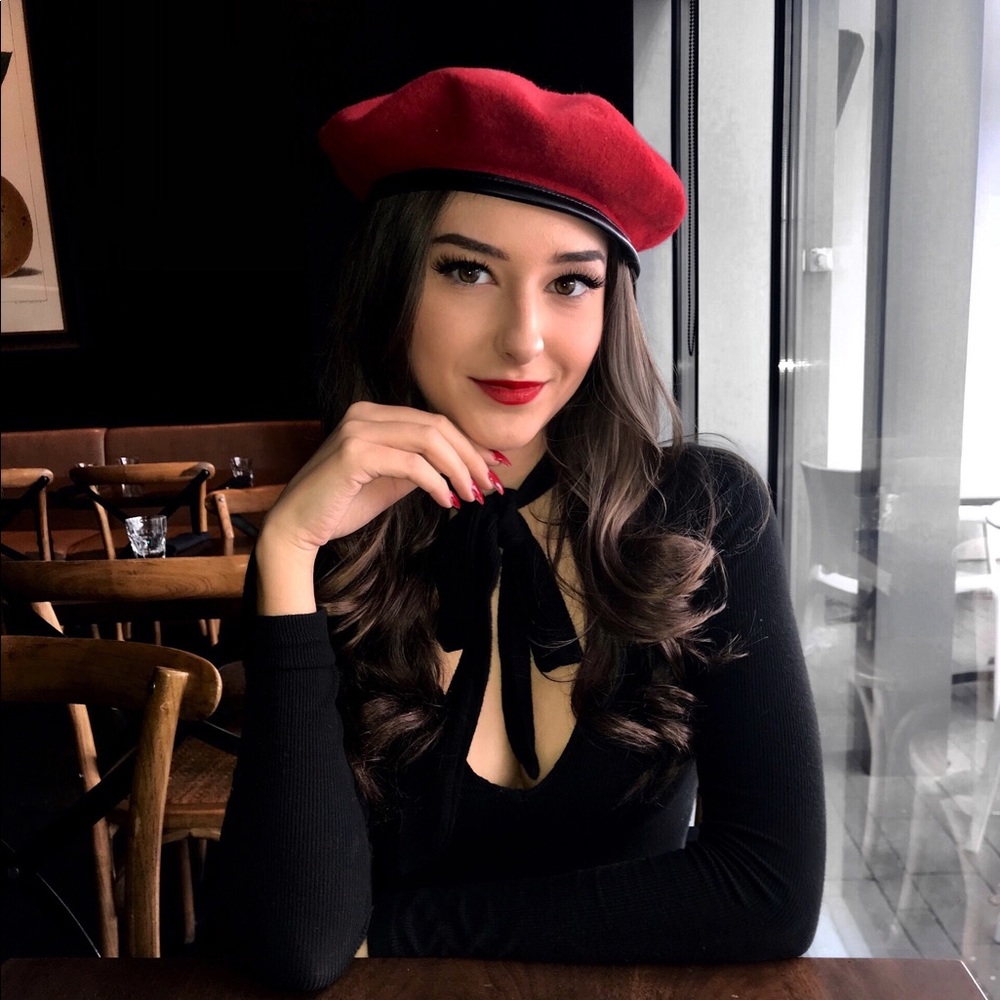 RARE UO Red Military Beret